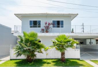 Casa de Temporada - T  rreo has Balcony rooms