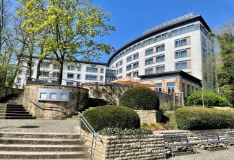 Vienna House by Wyndham Remarque Osnabr  ck allows 18 year olds to book a room