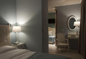 Hotel Marianna has rooms with a private hot tub