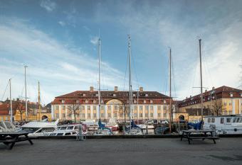 Kanalhuset allows 18 year olds to book a room