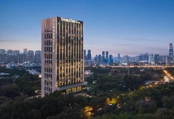 DoubleTree By Hilton Shenzhen Nanshan Hotel & Residences allows 18 year olds to book a room