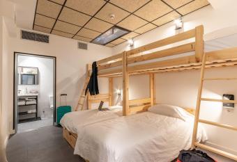 Ekoos Hostel, Bilbao Eko Hostel allows 18 year olds to book a room