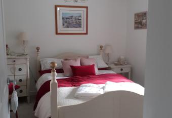 Barbarella s place allows 18 year olds to book a room