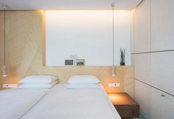 Hotel Luise allows 18 year olds to book a room