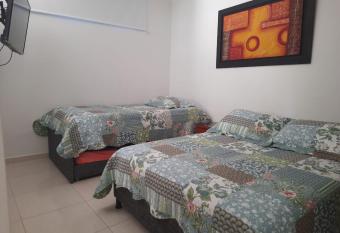 HABITACI  N INDEPENDIENTE y APARTAESTUDIO EN EL PARA  SO allows 18 year olds to book a room