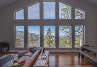 Aerial Ascent Yosemite has Balcony rooms
