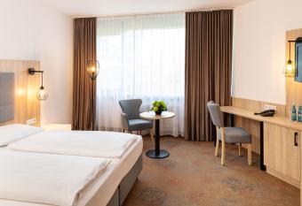 Plaza Hotel & Living Frankfurt allows 18 year olds to book a room