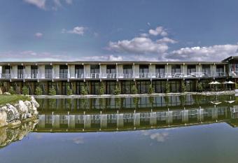 Sand Martin allows 18 year olds to book a room