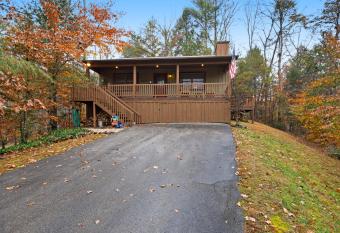 Chimney Tops has Balcony rooms
