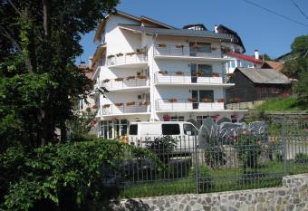 Pensiunea Warthe has Balcony rooms