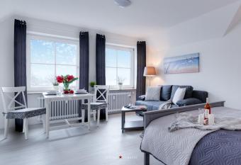 Schleiblick allows 18 year olds to book a room