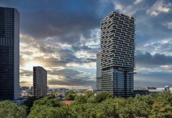 Meli   Frankfurt City allows 18 year olds to book a room