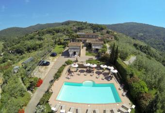 Casa Vacanze La Porta allows 18 year olds to book a room