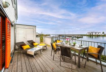 Ab ans Meer allows 18 year olds to book a room