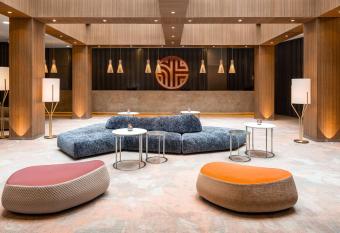 NH Collection Berlin Mitte am Checkpoint Charlie allows 18 year olds to book a room