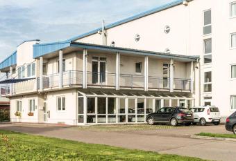 ibis Leipzig Nord-Ost allows 18 year olds to book a room