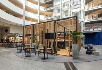 NH D  sseldorf City allows 18 year olds to book a room