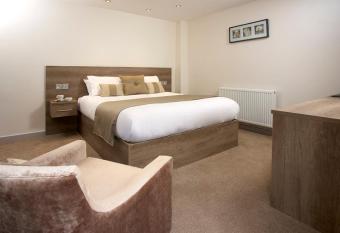 The Kilnwick Percy Resort and Golf Club allows 18 year olds to book a room