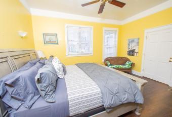 Carriage Way Centennial House o Adult Onlyo Saint Augustine has Balcony rooms