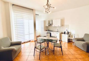 B&B Marilyn s House has Balcony rooms