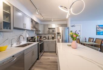 Anniversary and Honeymoon 1 Bedroom Suite 168 has Balcony rooms