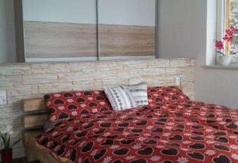 Ferienhaus Skiblume has rooms with a private hot tub