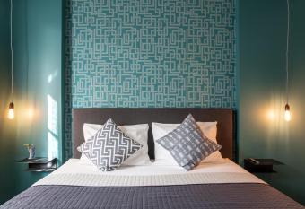 B-Hotel allows 18 year olds to book a room