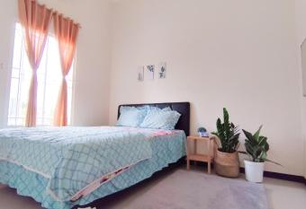 Surabaya Homey near ITS has Balcony rooms