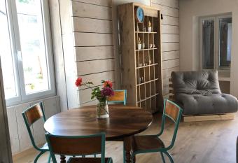 COMME CHEZ SOI has Balcony rooms