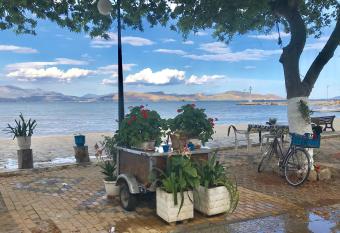 CASA LELA 3...HYDRA allows 18 year olds to book a room