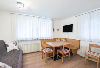 Apt Julia - Haus Ivo has Balcony rooms