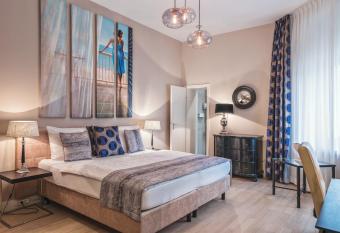 Hotel Prinz Anton has Balcony rooms