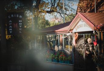 ER  SH APART HOTEL has Balcony rooms