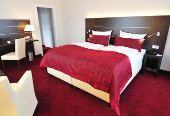 Hotel Rheingarten allows 18 year olds to book a room