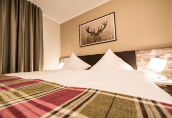 AKZENT Hotel Thiemann allows 18 year olds to book a room