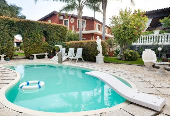 Ai confini dell Etna 2 has Smoking rooms