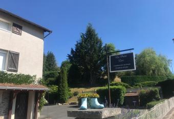 Le Petit Lac has Balcony rooms