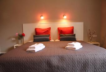 Hotel Slapen in Veghel has Balcony rooms