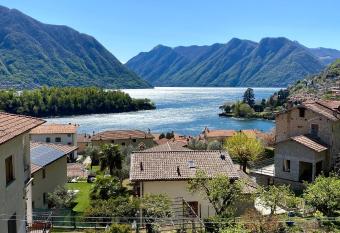 Lora Lake Villa has Balcony rooms