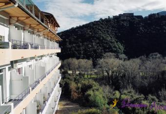 Domaine des Anges allows 18 year olds to book a room