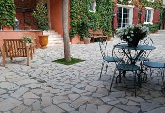 Aux Berges du Canal has Balcony rooms