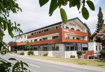 Hotel-Restaurant Gollner has Balcony rooms