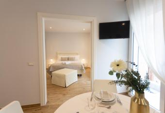 Ca  Benedetta ApartSuite House has Balcony rooms