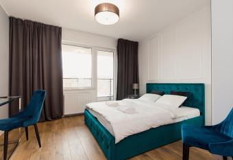 Warsaw To Be - Glamour Apartment has Balcony rooms