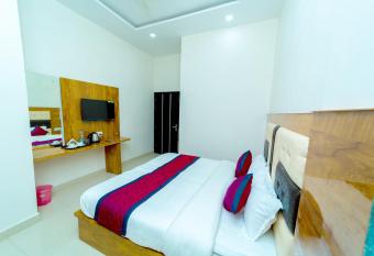 Hotel Chahal Residency has Balcony rooms