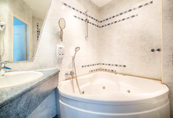 Art Hotel Charlottenburger Hof Berlin has Balcony rooms