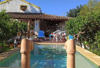 Zagara di Sicilia allows 18 year olds to book a room