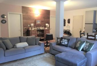 Appartamento Ottoz Aosta allows 18 year olds to book a room