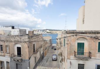 La Casetta has Balcony rooms