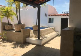 C  MODO DEPARTAMENTO 360 Puerto Las Hadas allows 18 year olds to book a room